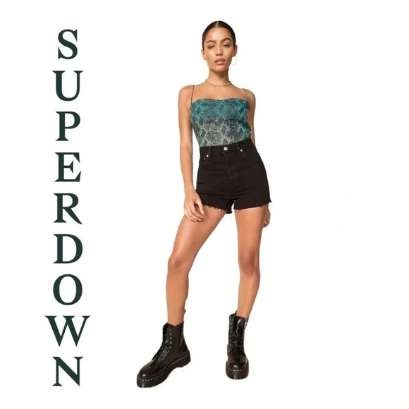 Revolve Superdown Becca Square Neck
Top in Teal Snake size M. NWT - Picture 3 of 10